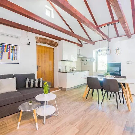 House Mala