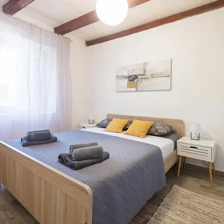 House Mala